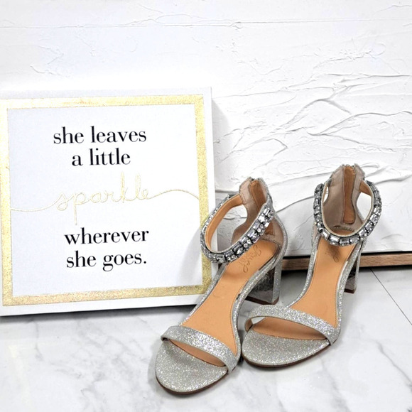 Badgley Mischka Jewel Silver sparkle sandal heels 8.5 Bracelet Ankle Strap - Picture 1 of 9